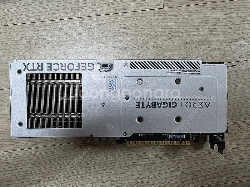 기가바이트 지포스 RTX 4060 AERO 팝니다.--3