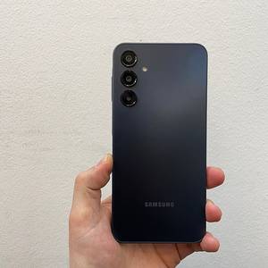 갤럭시A16 블랙 128GB 무잔상 상태좋은 중고23만팝니다.