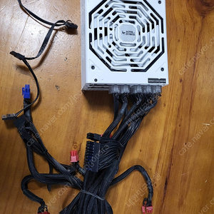 SUPER FLOWER SF-1000F14MP 1000W 파워 9만원에 팝니다