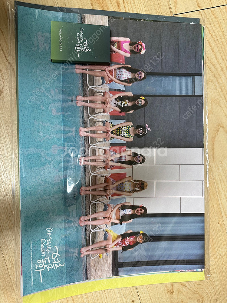 오마이걸 여름동화 콘서트 폴라로이드 포스터--0