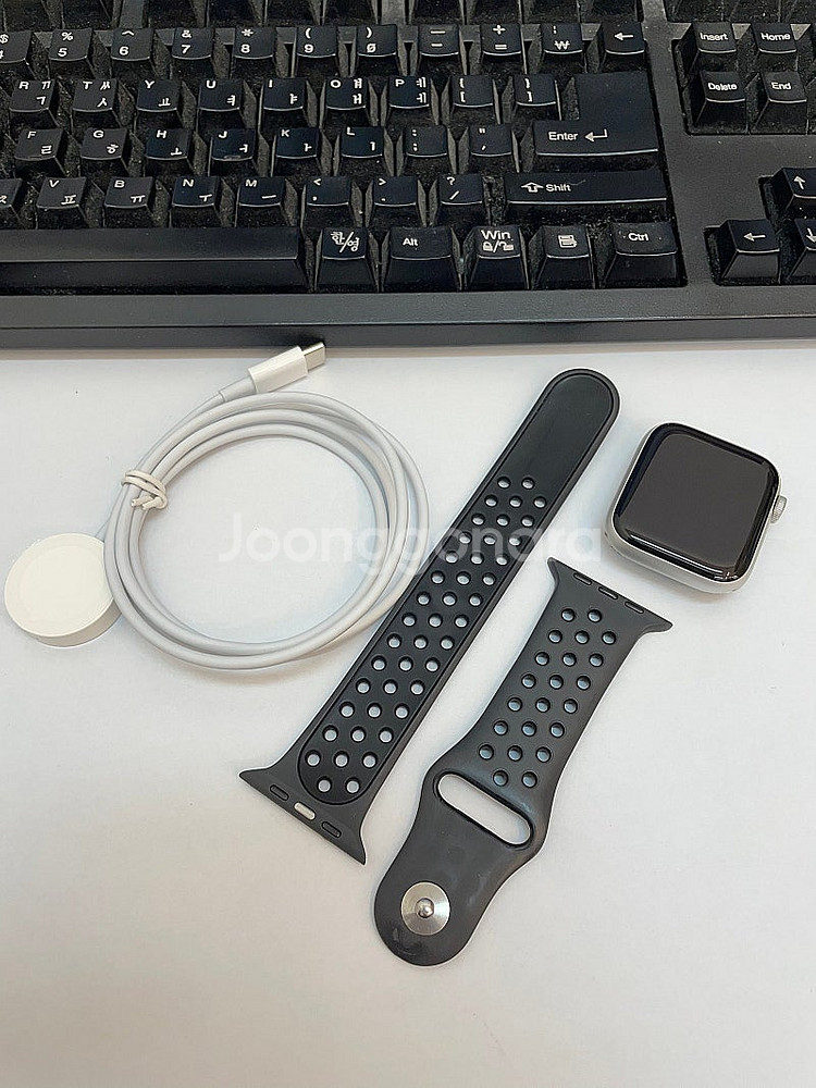 애플워치SE 44mm 나이키 블랙 배터리89% 상태좋은...--0