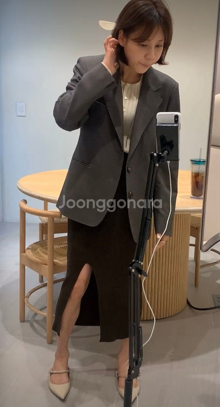 유매르 웰메이드 스테디 자켓 차콜그레이 프리사이즈--1
