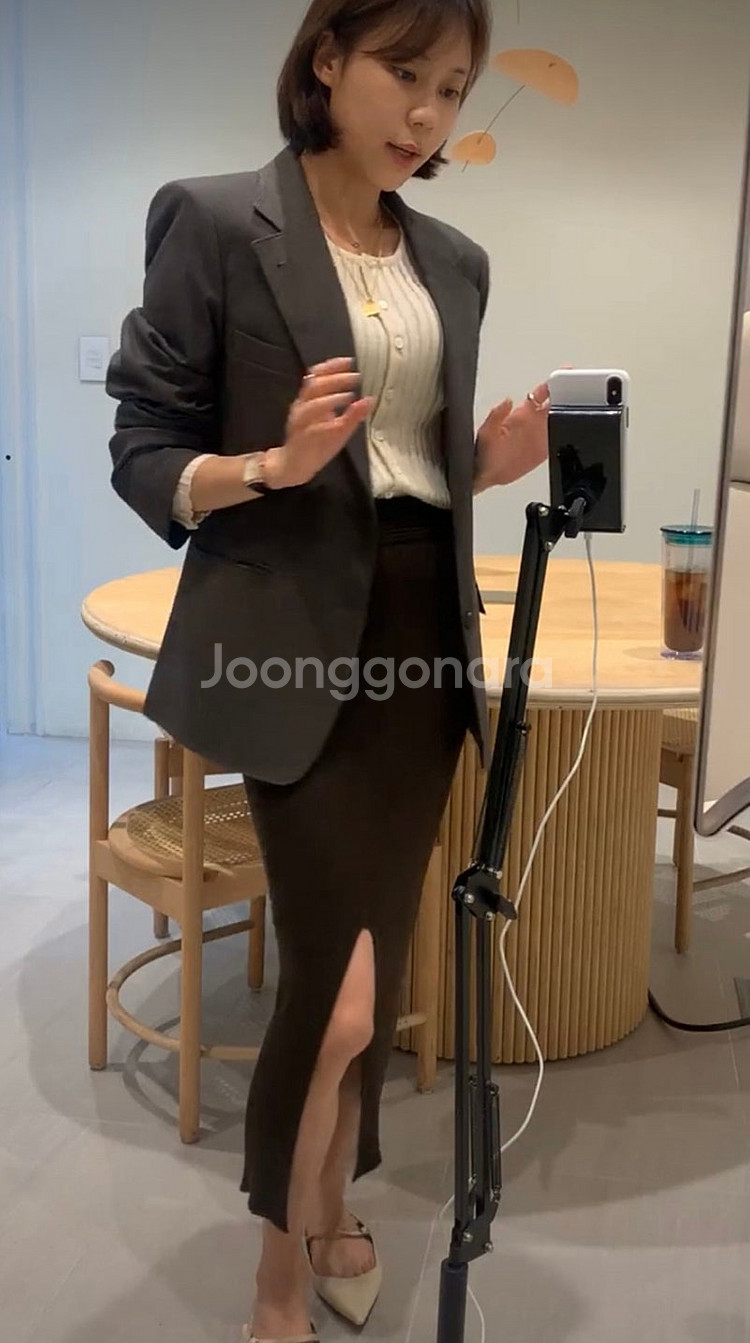 유매르 웰메이드 스테디 자켓 차콜그레이 프리사이즈--2