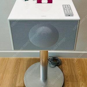 제네바L 스피커 화이트 입니다
