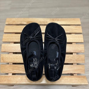 오찌 발레리나 코듀로이 플랫슈즈 블랙 색상 220 사이즈