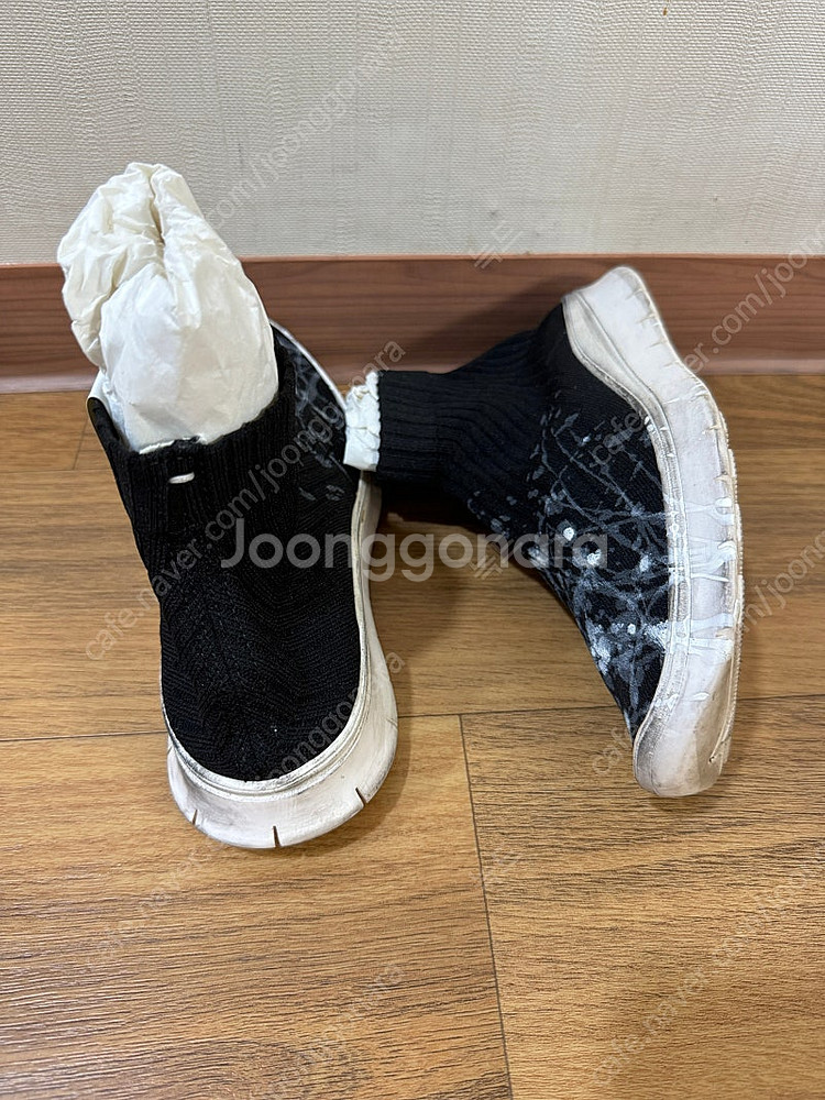 메종 마르지엘라 19ss 화이트 페인팅 삭스 러너 블랙...--2