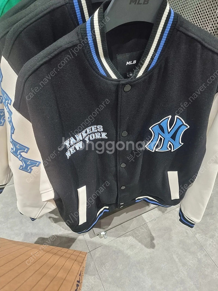MLB 와펜 로고 바시티자켓 완전새상품 저렴히판매!--3