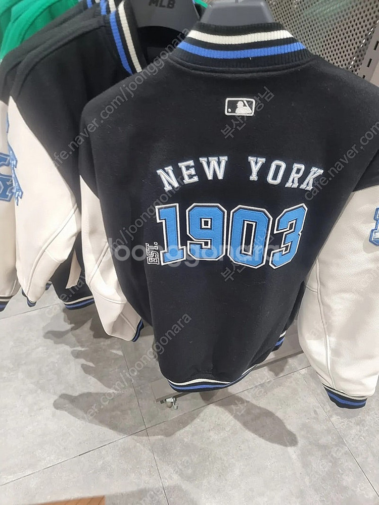 MLB 와펜 로고 바시티자켓 완전새상품 저렴히판매!--4