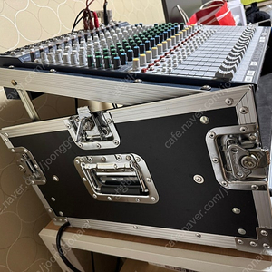 사운드크래프트 시그니쳐16 a&bc Z-7000AP EWI Tourcase 팝니다.