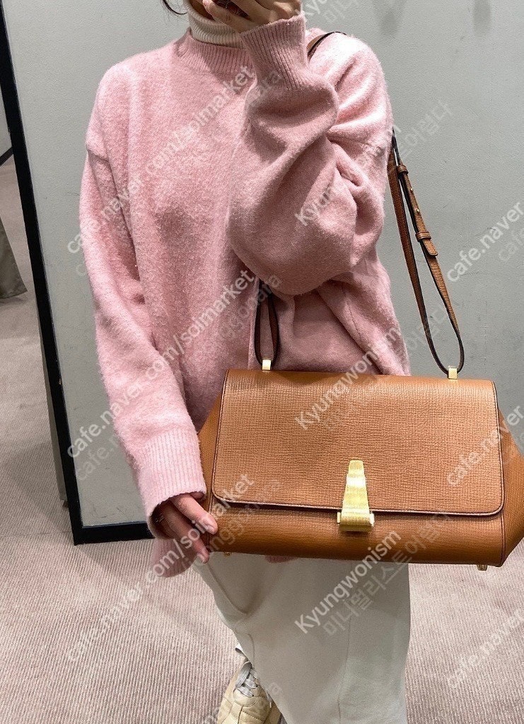 보테가베네타 팔멜라토 앵글백 라지 우드컬러 Bottega veneta
