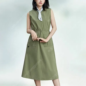 네파 원피스 여성 컴포 테크 슬리브리스원피스 (안유진 착용) 95 8만원 팝니다