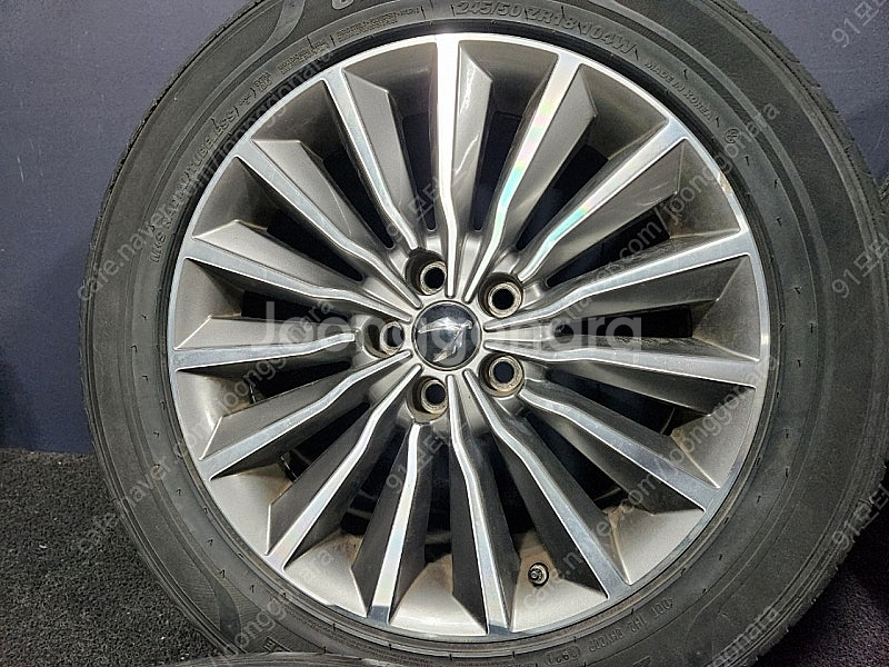 에쿠스VI 중신형 18인치 휠타이어 한대분SET 245 50 18 팝니다//4075--1