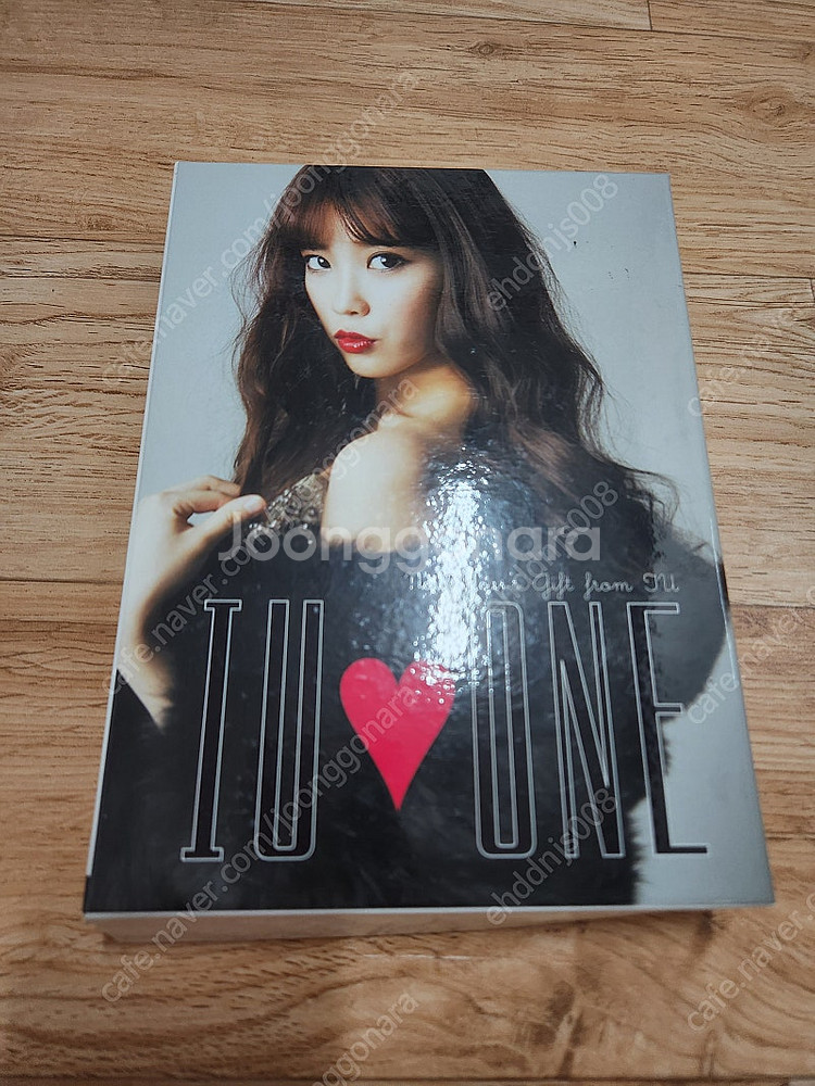 아이유 일본 한정판 앨범 팝니다.(iu one)--0