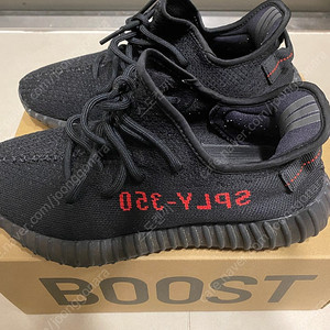 아디다스 이지 부스트 350 V2 브레드 (정품) 모델입니다