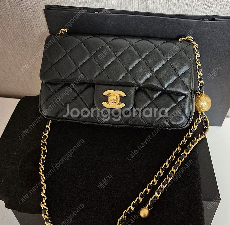 정품)샤넬 골드볼 뉴미니 새상품급--2