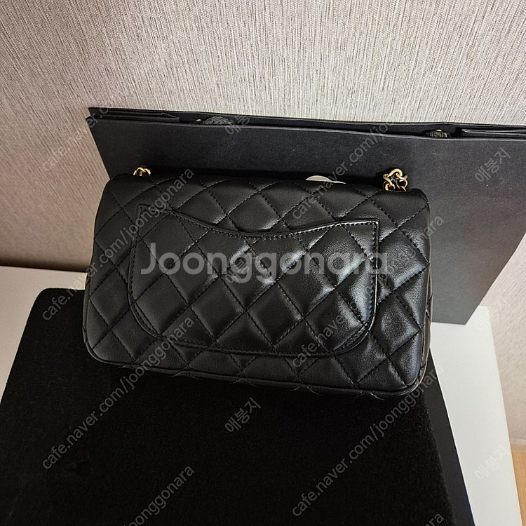 정품)샤넬 골드볼 뉴미니 새상품급--6