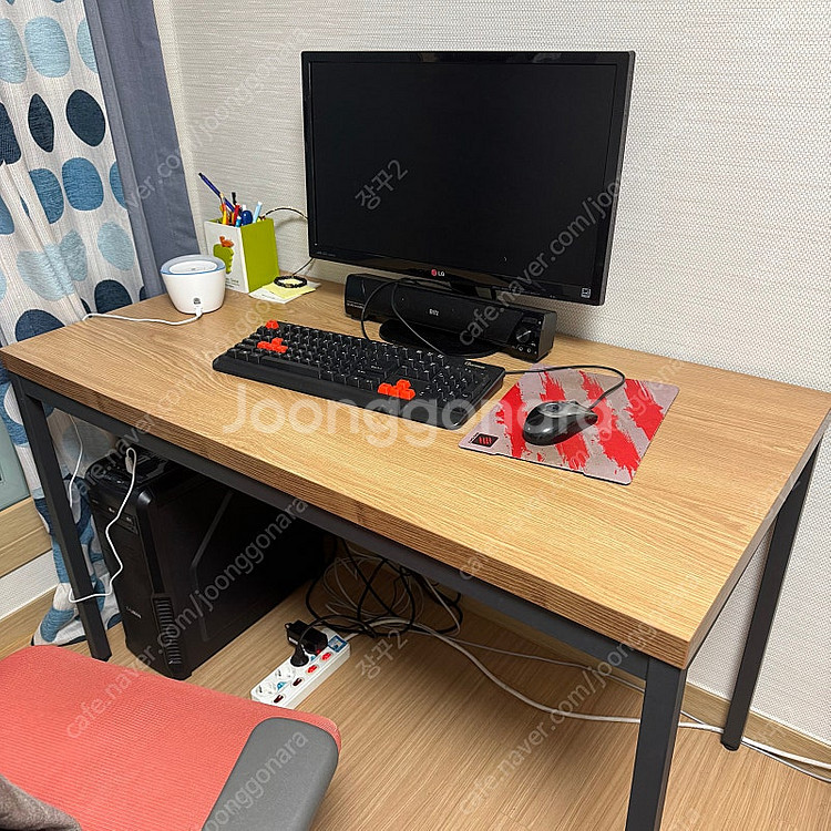 튼튼하고 깔끔한 사무용 책상--0