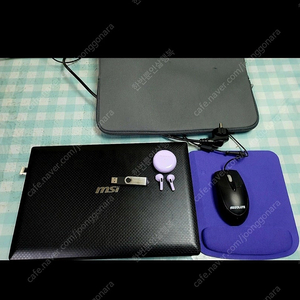 i5 노트북 팝니다 SSD하드 램 8기가 ,무선이어폰등 USB메모리 일괄판매 14만원