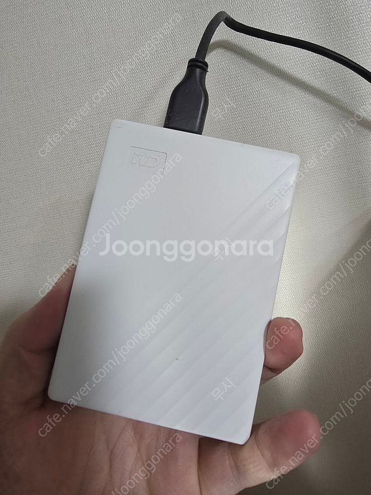 SSD 2개 팝니다. 삼성 T7 (1tb), WD MY...--2