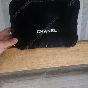샤넬 패딩파우치 새상품