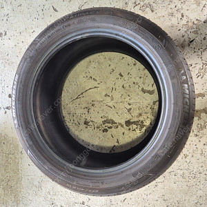 275 40 19 프라이머시3 중고타이어 1개 12만원