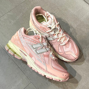 뉴발란스 1906 루나핑크 230size