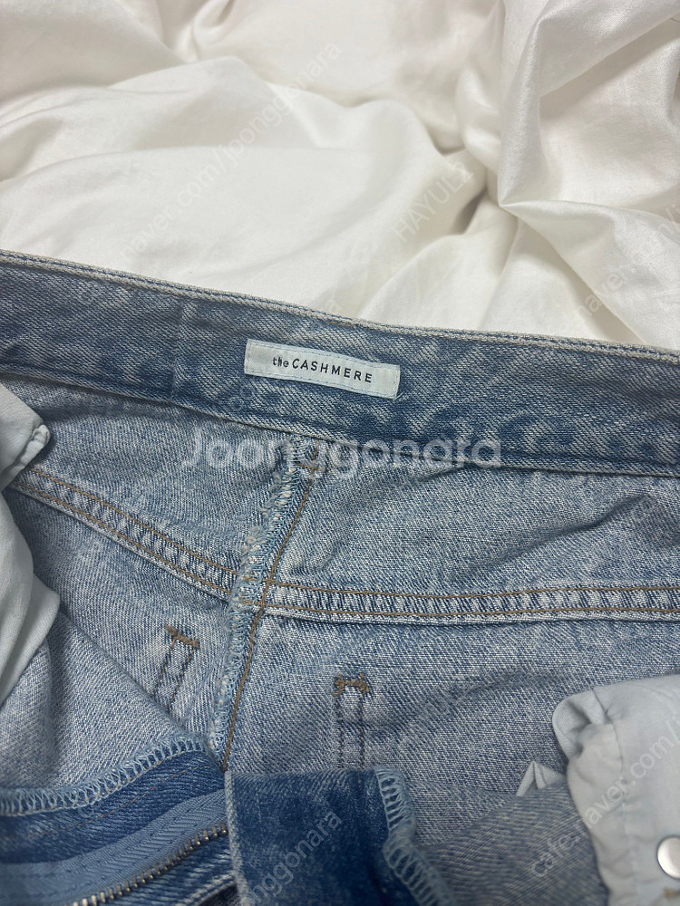 한섬 더캐시미어 니트 가디건, 데님팬츠, Ami, 띠어리 니트, LATT 니트, 이세이미야케--7