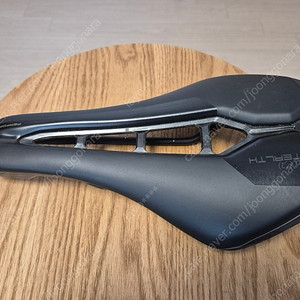 시마노 프로 스텔스 퍼포먼스 안장 142mm