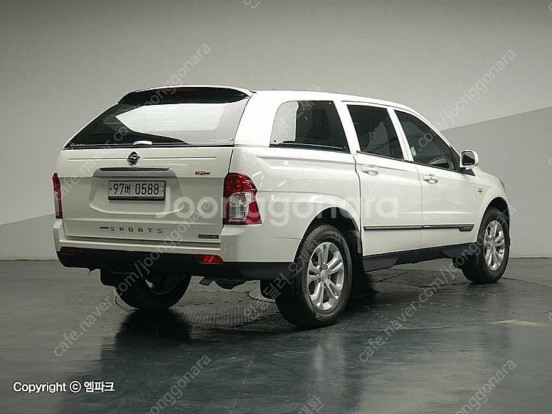 KG모빌리티(쌍용) 더뉴코란도스포츠 CX7(4WD) 클...--2
