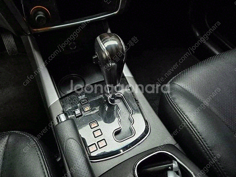 KG모빌리티(쌍용) 뉴코란도C 2WD 2.0 CVT 고...--7
