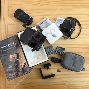 insta360 acepro 2 박스풀 악세사리 판매합니다
