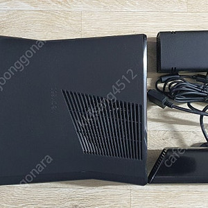 XBOX360S(엑스박스360) 신형S 키넥트셋 1테라 판매합니다.
