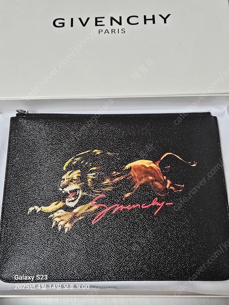 지방시 라이언 클러치 새상품 풀박--1