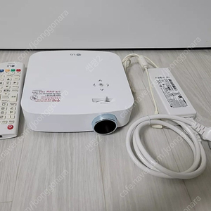 LG 시네빔 PF50KA 프로젝터