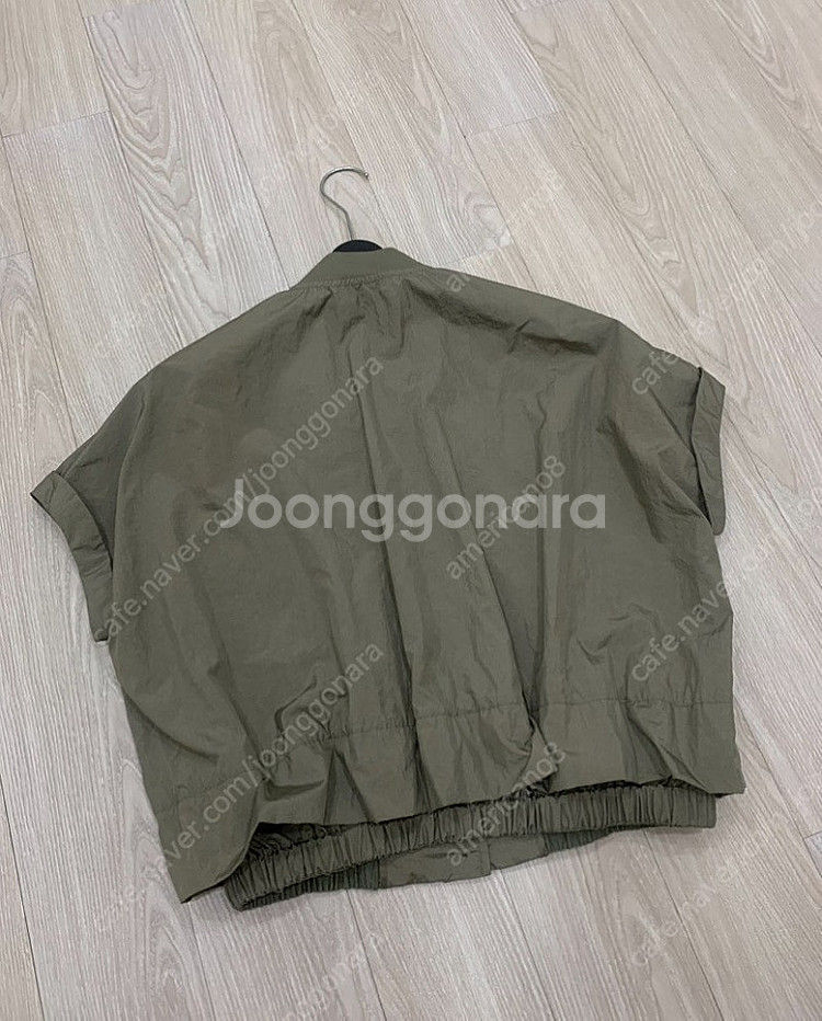 BCBG 크롭 바람막이 (55-66)--0
