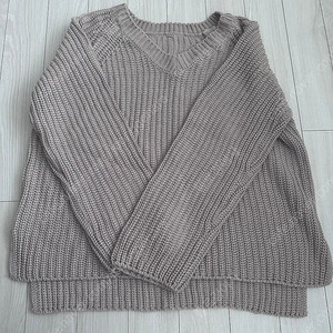 바이씨니 브이넥 루즈핏 니트