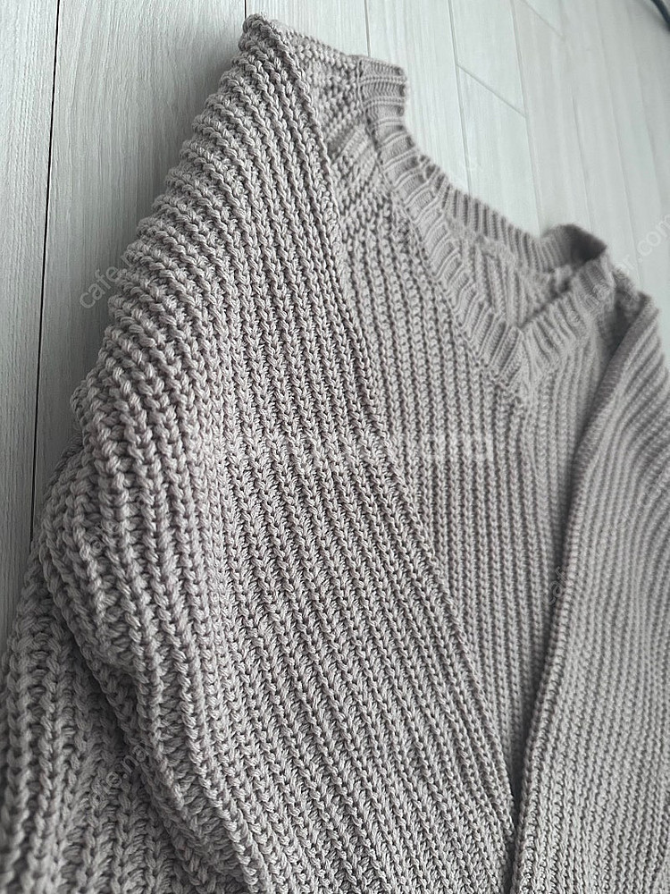 바이씨니 브이넥 루즈핏 니트--1