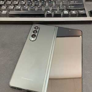 갤럭시Z폴드3 그린 256GB 무잔상 상태좋은 중고37만팝니다.