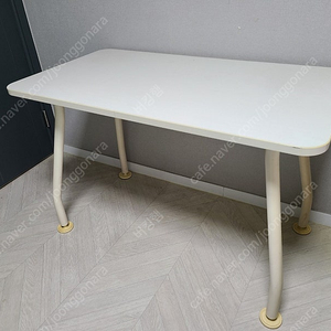 일룸 화이트 책상 120×90