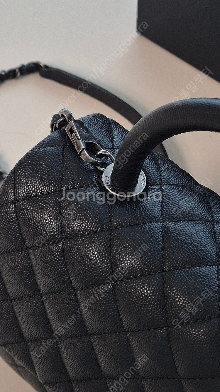 샤넬 블랙 캐비어 코코핸들 28 A92991--8