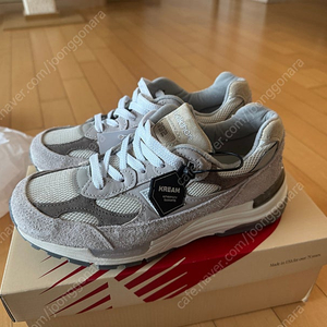 뉴발란스 992 문락머쉬룸 240 새상품