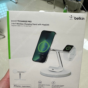 벨킨 belkin 맥세이프 3in1 무선충전 스탠드 화이트