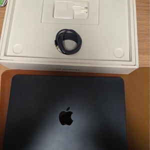 맥북에어 M3 13 16램 512기가