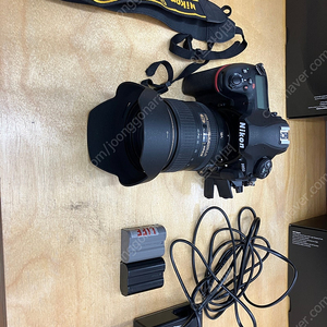 니콘 d850 정품 + mb-d18(정품) 판매합니다.