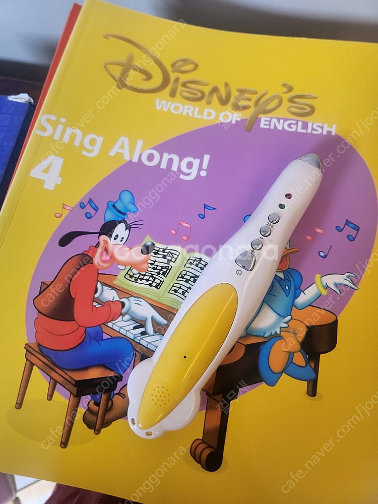 월드패밀리 (월팸) 홍콩판 교재+DVD+펜포함--0