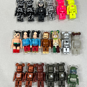 베어브릭 피규어100