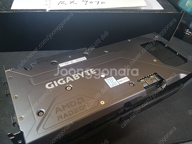 GIGABYTE 라데온 RX 9070 GAMING OC--3