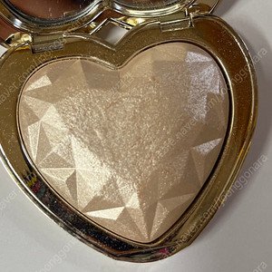 투페이스드 하이라이터 블라인디드 바이 더 라이트(too faced love light prismatic highlighter blinded by the light)