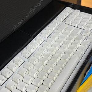 레오폴드 FC980M 갈축 화이트 기계식키보드 풀박 판매합니다.