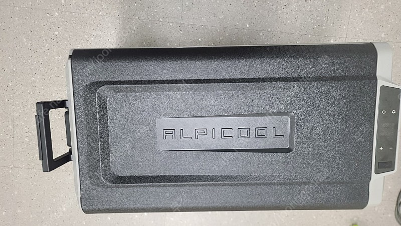 알피쿨 캠핑용 냉장고 60리터 팝니다.--1